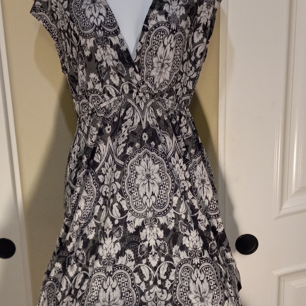 New Black and White Women’s Dress Size Large